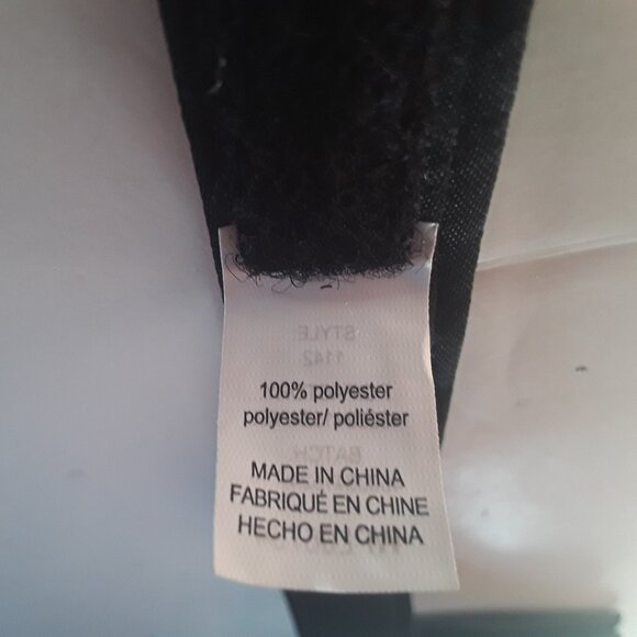 Boys Black Bow Tie w/ adjustable velcro strap, 14" to 16" diameter - Picture 3 of 5